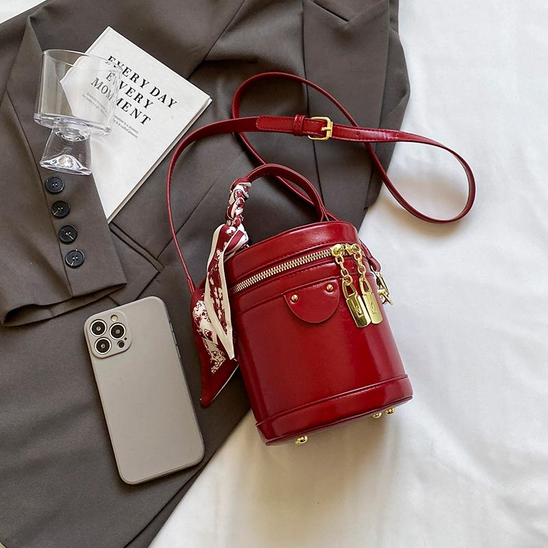 

Винтажные красные мини-сумки из искусственной кожи, летняя новая сумка-бочо в форме бочки для женщин, модный кошелек для телефона Mini(Max Length<20cm) красный