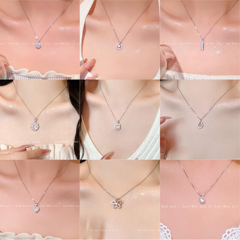 High-end Super Flash Zircon Titanium Steel Necklace Women's Versatile Niche Temperament Silver Collarbone Chain Internet Celebrity New Accessories