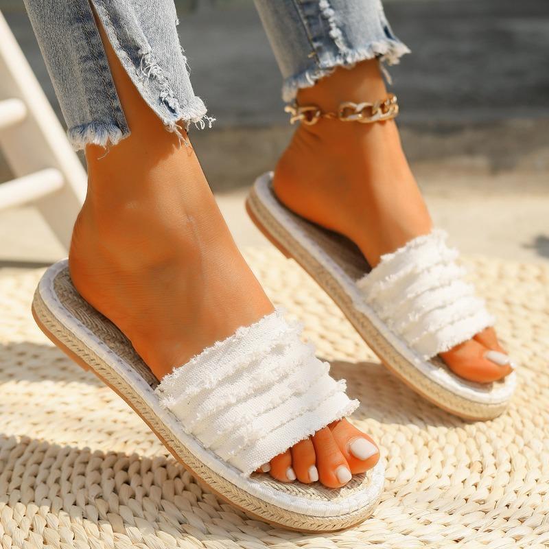 

Flat-bottomed cool slippers summer new tassel one-word women s cool slippers 43 белый