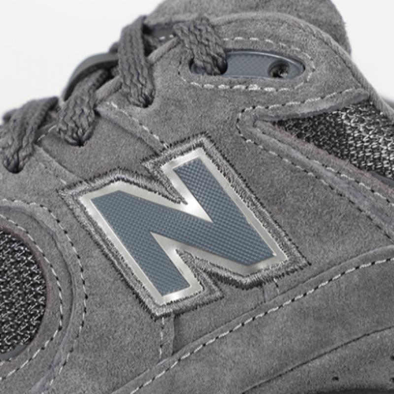 New Balance 2002r Castle Rock Black