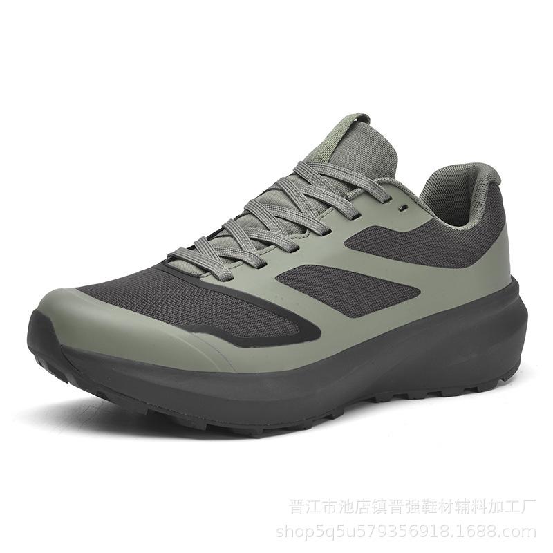 Classic Outdoor Waterproof and Non-slip Off-road Mountaineering Hiking Shoes Fashion and Light Leisure