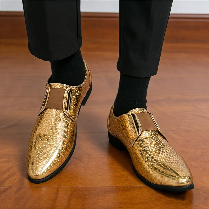 Gentleman Fashon Black Gold Blue Casual Loafter For Men Rivet Pointed Glossy Patent Leather Shoes Formal Wedding Dress Footwear