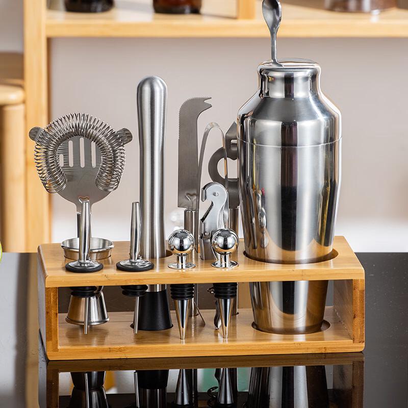 

Cocktail Shaker Set