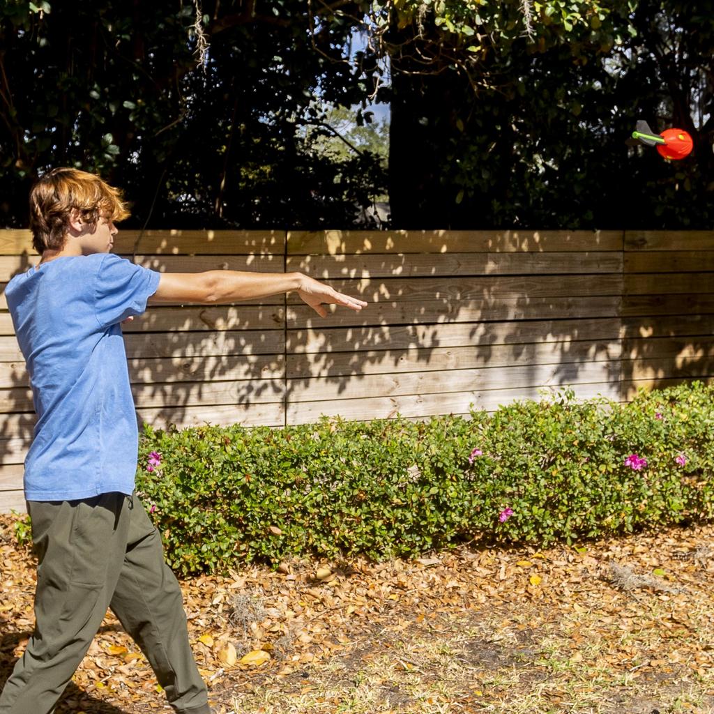 NERF Vortex Aero Howler Foam Ball – Classic Long-Distance Football – Flight-Optimizing Tail – Hand Grip – Indoor and Outdoor Fun