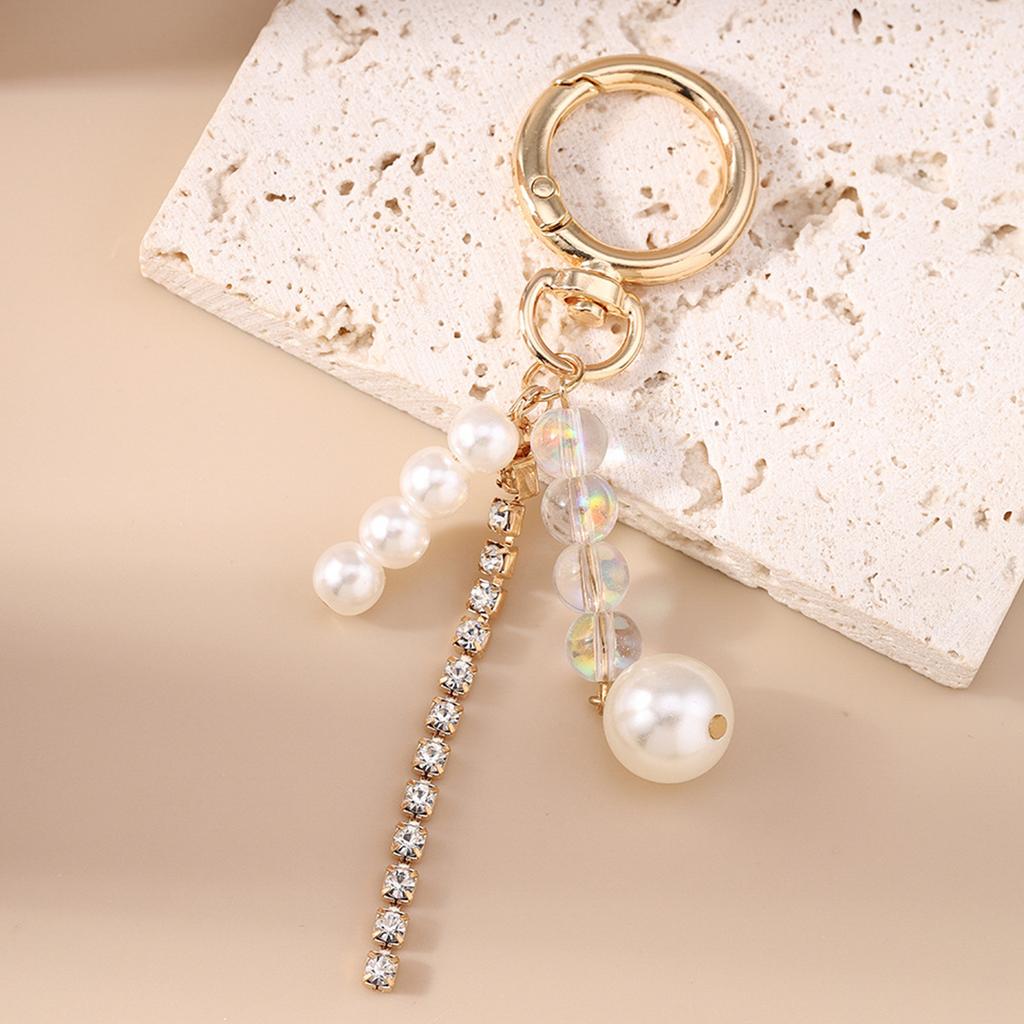 Elegant Seashell Pearl Keychain For Women Stylish Beach Key Chain Accessory With Starfish Seahorse Charm for Women