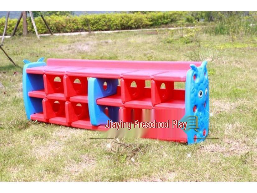 Depozitare pantofi copii din plastic: Raft Thomas pentru Grădiniță, Centre Părinte-Copil & Organizarea Jucăriilor