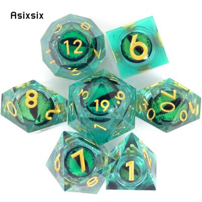 7 Stück grüner Augapfel, goldene Zahl, scharfkantige Harzwürfel, polyedrische Würfel, geeignet für Rollenspiele, RPG-Brettspiele