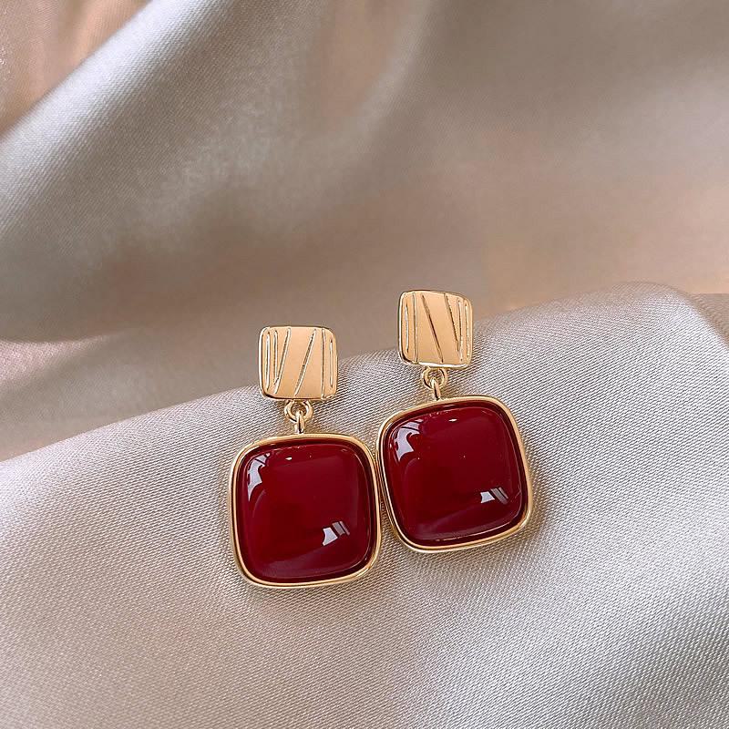 2024 Exquisite High-End Retro Silver Needle Red Heart Flower Earrings for Women