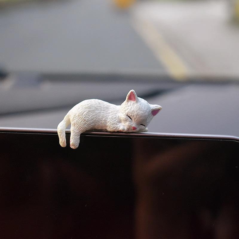 4 Resin Sleepy Cat Ornaments for Car Center Console Display