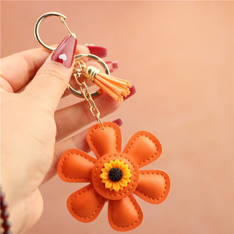 Internet Celebrity Sunflower Bag Pendant Leather Keychain Sunflower Mobile Phone Case Pendant Personalized Creative Small Gifts