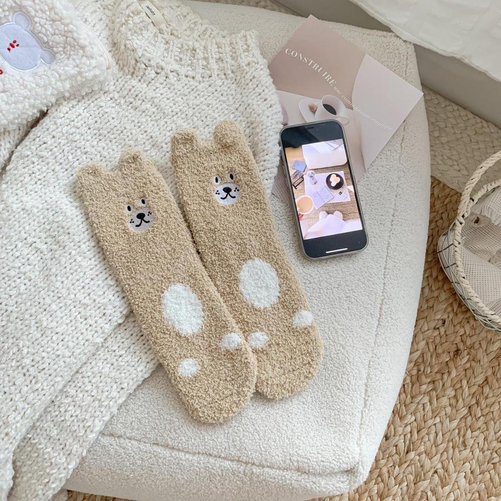 Damskie niegubiące włókien skarpetki z polaru koralowego z motywem kota - Ciepłe, urocze, do połowy łydki na jesień i zimę