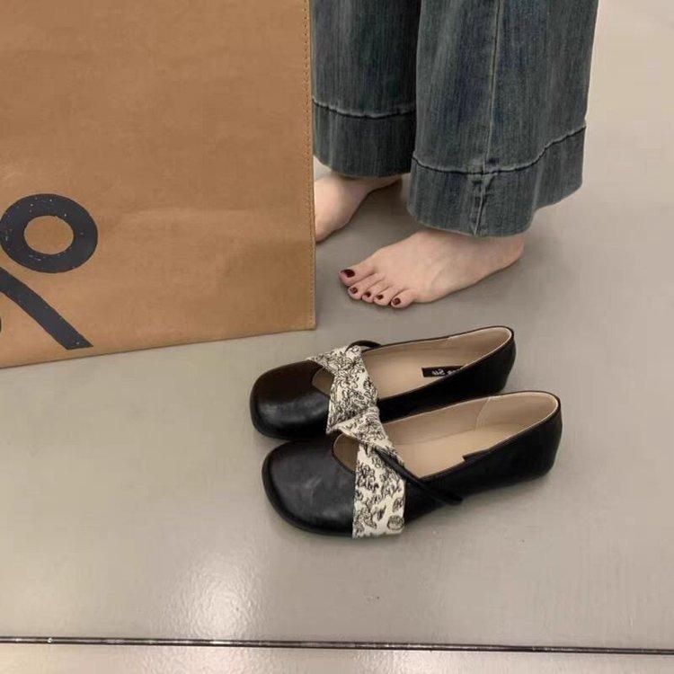 

Нежный волшебный ветер туфли Doudou женские весна 2025 новые цветочные перекрещивающиеся ремни неглубокий вырез вечерние туфли Мэри Джейн одинарные 40 чёрный