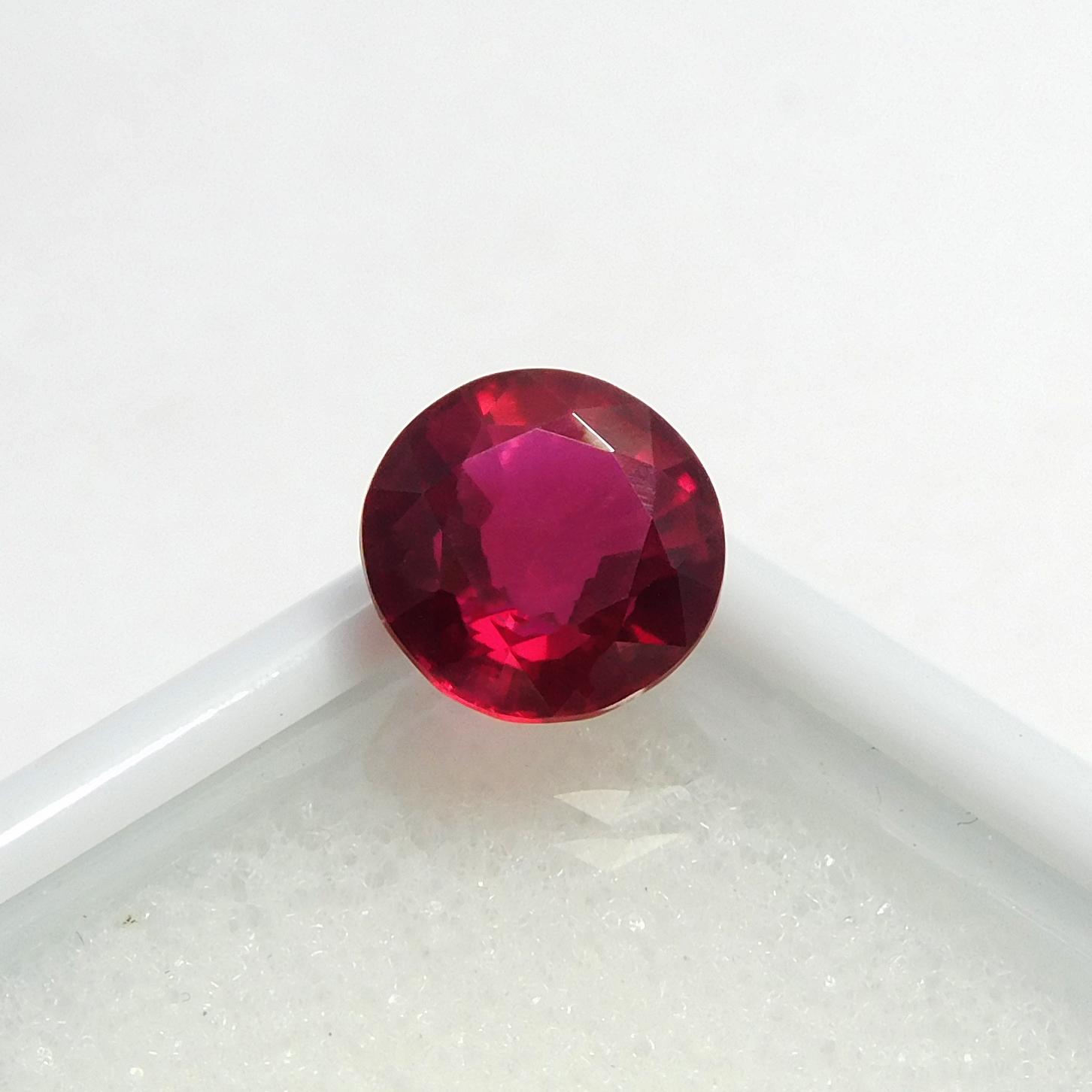 

Дивовижний СЕРТИФІКОВАНИЙ 2.95 Карата Круглий Огранки Червоний Рубін Натуральний Сипучий Дорогоцінний Камінь P-4734-Ra 8.1 mm approx