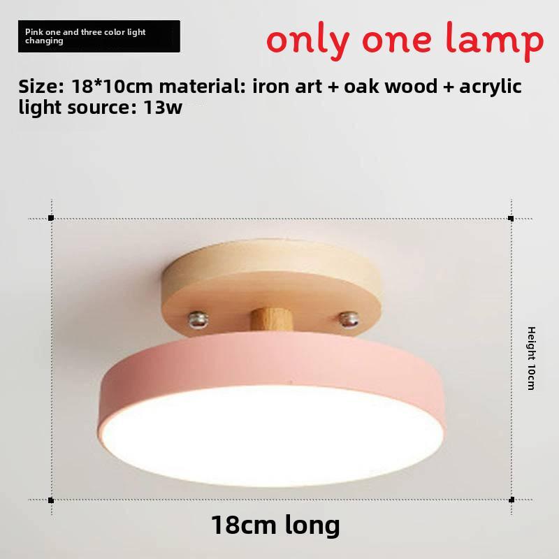 Minimalistische nordische LED-Deckenleuchte mit Holzkörper für die Beleuchtung von Hausfluren