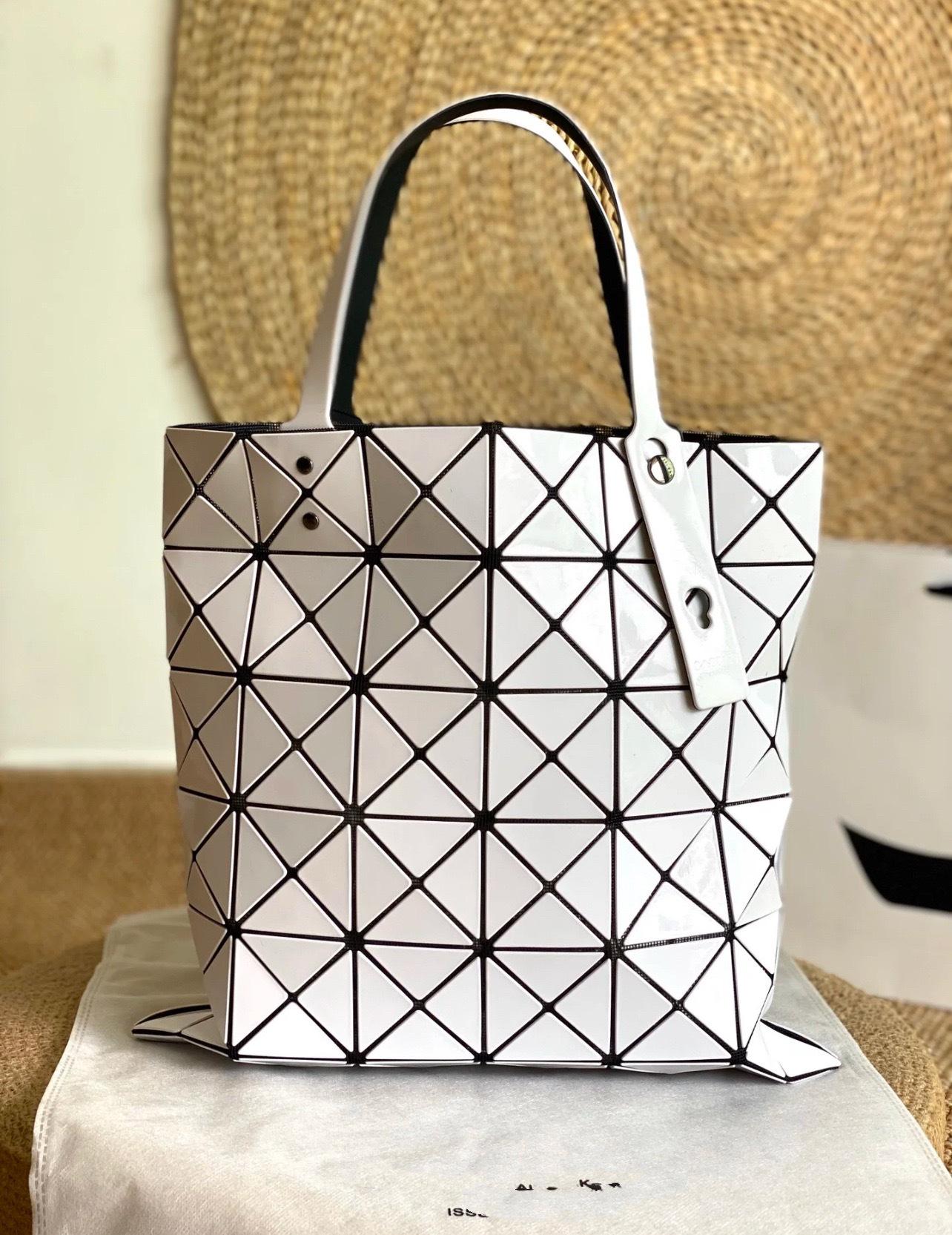 2025 Ограниченная серия Сумка-тоут для женщин-отаку с геометрическим ромбовидным узором усыпанная стразами для ношения на плече и в руках цвета макарон - Выпуск в марте 6 отделений 2830₽