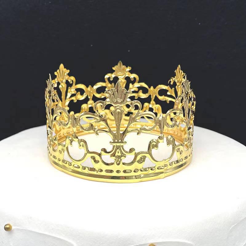 Elegant French Wrought Iron Queen Crown Ornament for Dessert Tables and Cake Decoration
