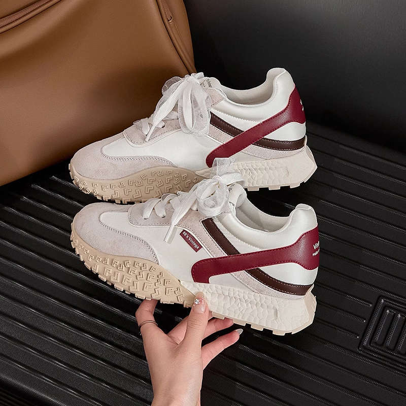 Plateauschuhe Forrest Gump Damenschuhe Frühling neue höhenerhöhende farblich passende Schnür-Casual-Kleine Spitze Ballett Trainingsschuhe