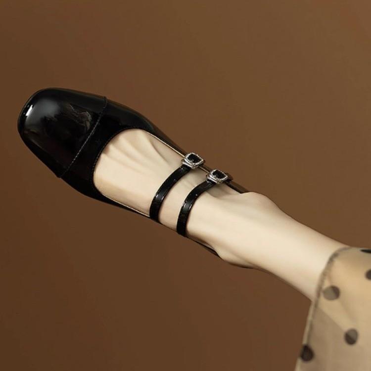 Internet celebrity French retro silver single shoes women thick heel 2025 spring and autumn square head light mouth word buckle Mary Jane shoes women