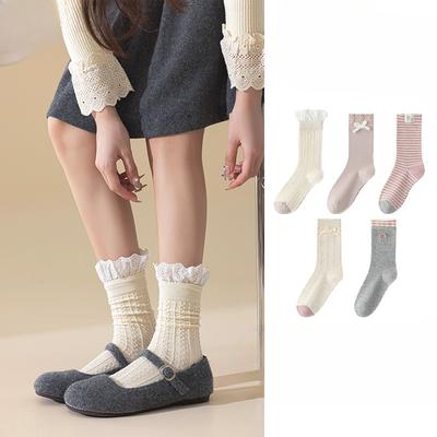 Damen Herbst und Winter Gestreifte Schleife Spitze Spitze College-Stil Atmungsaktiv Schweißabsorbierend Schlauch Baumwollsocken