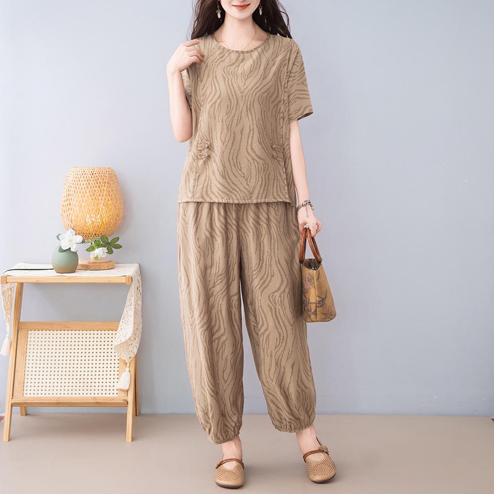 

2026 Summer Casual Two-Piece Set: Short-Sleeve T-Shirt & Cropped Pants for Moms and Elderly Women XL (48-52 kg)