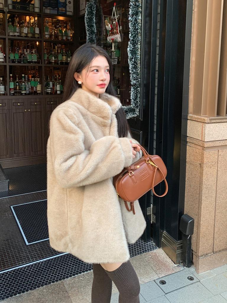 Fur jacket women's 2024 winter new imitation mink fleece fur integrated medium and long loose thickened fur coat