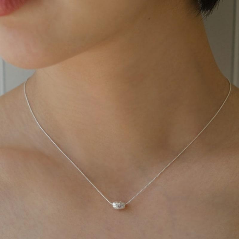 

Pinaf O. Drawing ball necklace 42cm