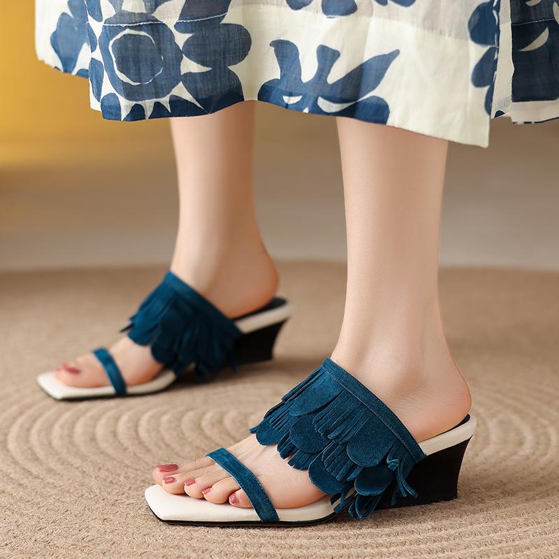 Retro ethnic style slippers for women in summer wearing 2025 new tassel vacation square toe fashion slippers