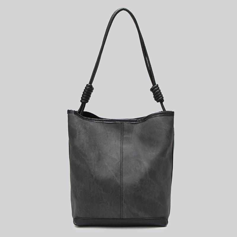 

Take a tote autumn and winter bag, female rad large bag capacity large capacity bag, new beautiful bag single shoulder commuting Baifu чёрный