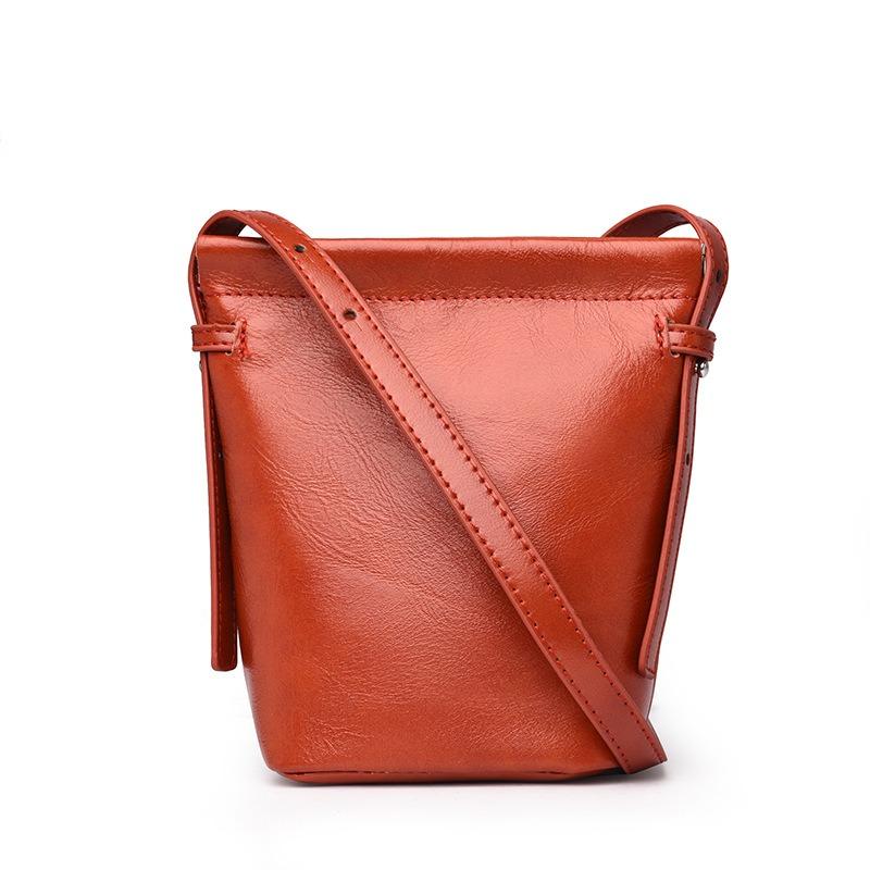 Portable commuter mobile phone bucket bag women's new simple shoulder bag fashionable multi-color versatile crossbody bag