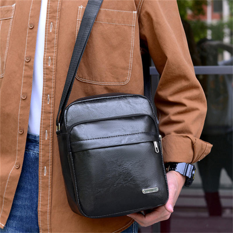 Men's Retro Crossbody Shoulder Bag Large Capacity Lightweight Business Messenger Bag for Travel Trip
