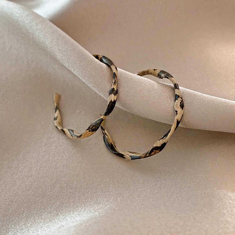 2025 Trendy Large Earrings: Simple, Cool, Versatile - Perfect for Round Faces