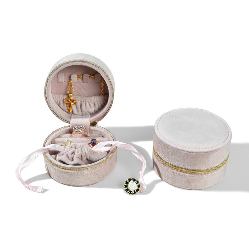 Velvet Travel Jewelry Box: Compact Storage for Rings & Necklaces