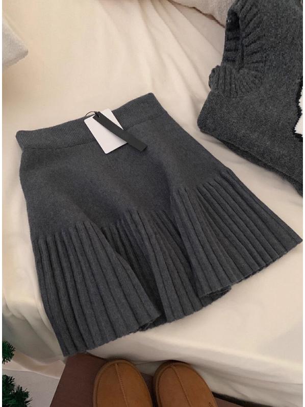 

Highly Recommended: Women s Spring Pleated High-Waisted Slimming Mini Skirt - Elastic Waist, Versatile and Hip-Hugging A-Line Midi Style. XL чёрный