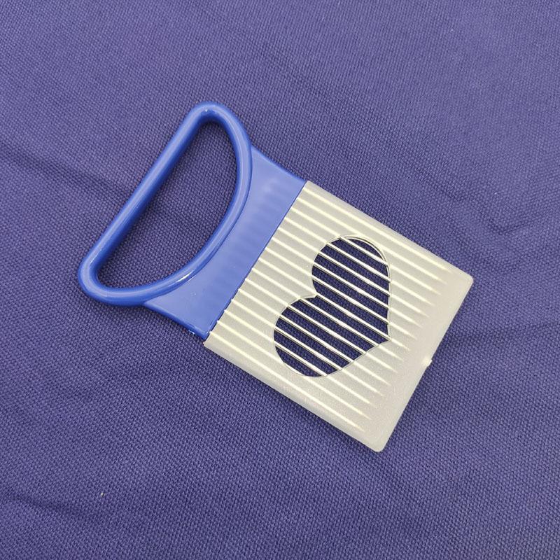 

Игла для лука из нержавеющей стали, держатель для лука, резак для нарезки, измельчитель, ручной простой слайсер, резак для фруктов и овощей, безопасная вилка для нарезки синий