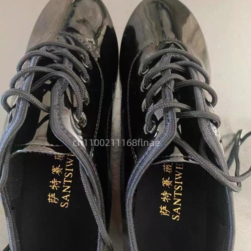 Scarpe da Danza Moderna da Uomo con Suola Morbida Pelle Verniciata Bianco e Nero Suola Morbida Scarpe da Ballo Specifiche per Competizioni di Square Dance