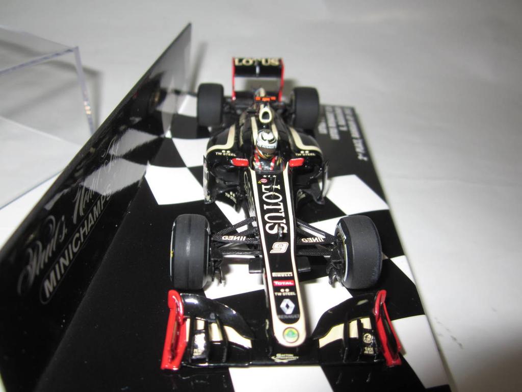 [USED]PMA Mini Champs 1/43 Lotus E20 Renault No. 9 2012 Bahrain GP 2nd Place Kimi Räikkönen (Antenna Added)