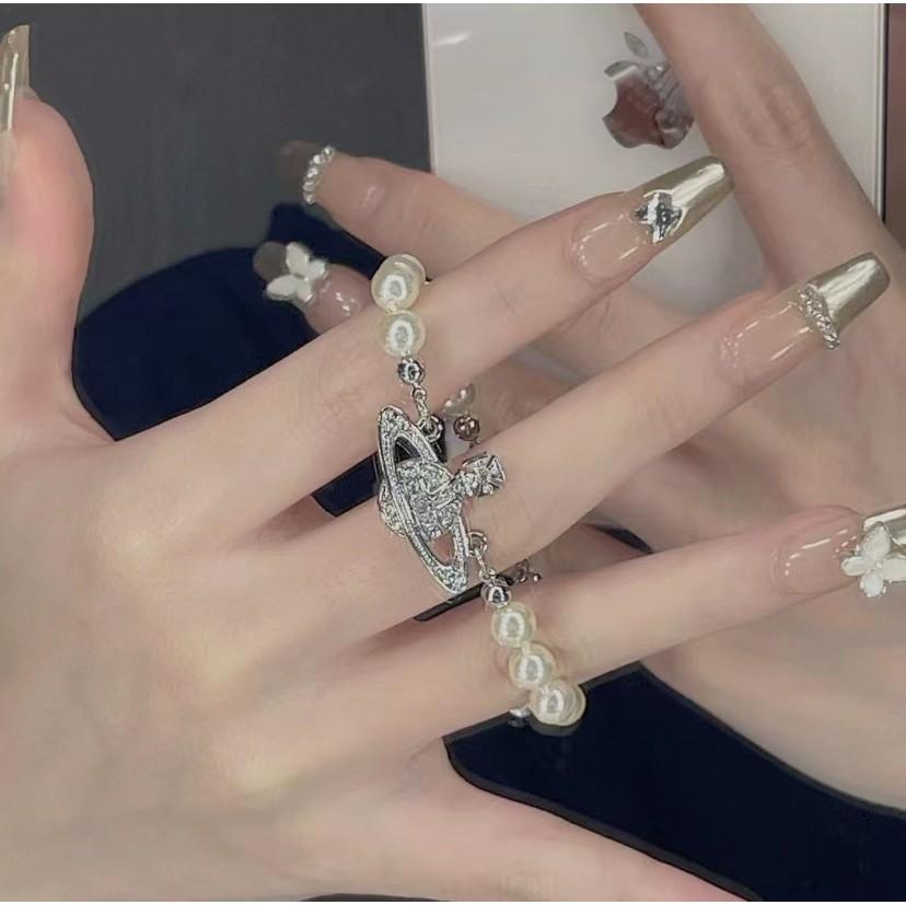 Vintage Copper Material Venus Diamond Pearl Bracelet Unique Design With Antique Charm