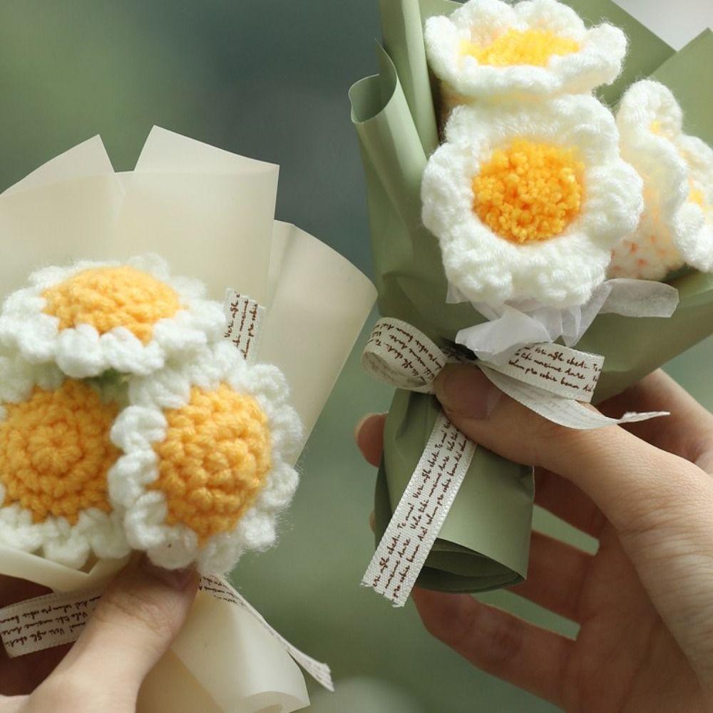 Hand Woven Puffs Crochet Flowers Hand-Knitted Gift for Lovers Mini Artificial Flower Mini Size Flower Bouquet Valentine's Day