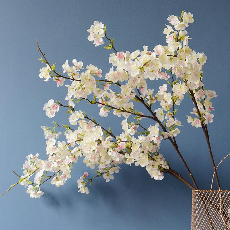 109cm Kunstige Kirsebærblomst Silke Blomster Falsk Lang Gren Sakura Plomme Bukett for Bryllupsfest Hjem Rom Vase Dekorasjon