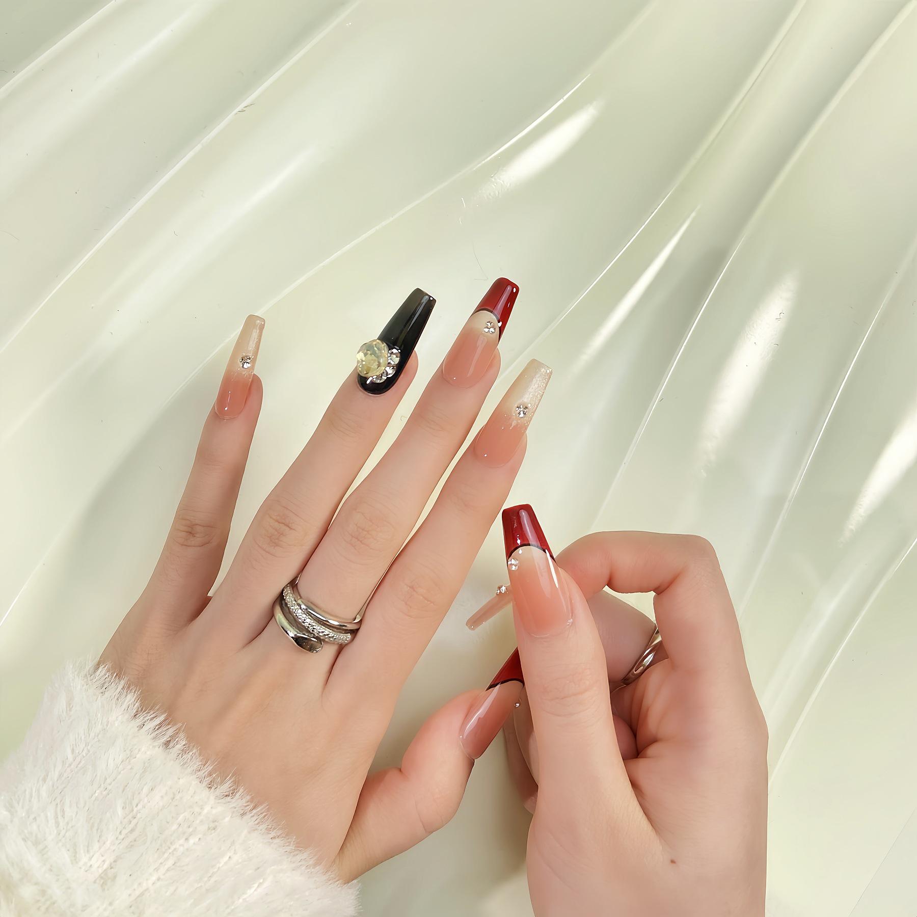 

Hot Selling Handmade Wearable Nails - Contrasting Color with Rhinestone Decorations, High-End Luxury Style
