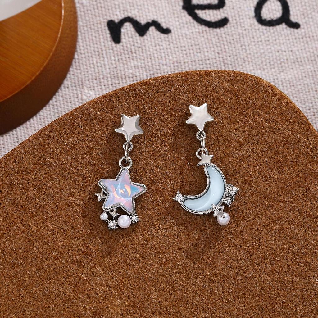 Silver Needle Asymmetrische Mond & Stern Diamant Quastenohrringe