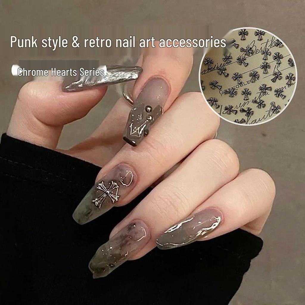 Chrome Hearts Krzyż Akcesoria do zdobienia paznokci - Styl punkowy retro z efektem postarzenia