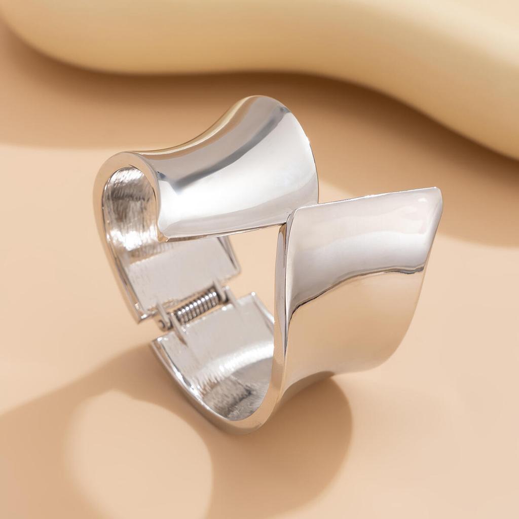 Wide Asymmetric Adjustable Bracelet Exaggerated Atmosphere Bracelet Ins Fashion Design Sense Jewelry Women