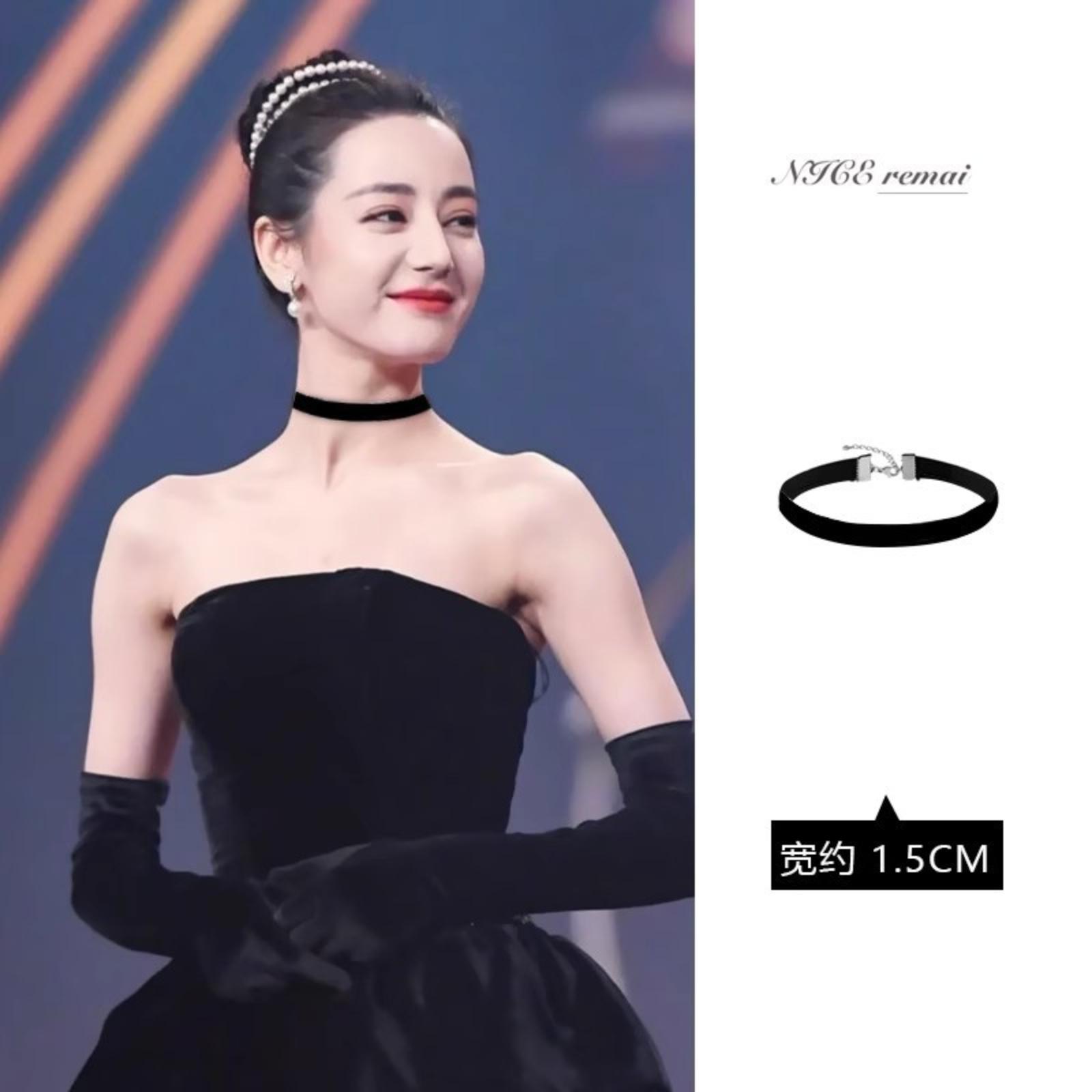 

Velvet Choker Necklace 1 5cm Width Velvet Collar Adjustable Length Soft Fabric Neck Band for Women and Girls Fashion Accessory One Size