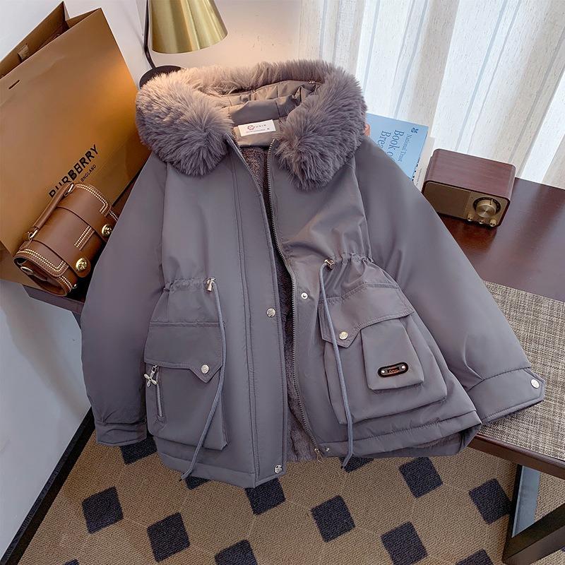

Зимняя новая утолщенная пирожковая куртка для женщин, с поясом и тонким капюшоном, с большим меховым воротником, теплая куртка с хлопковой подкладкой, тренд 3XL suggestion [160-180] catties серый