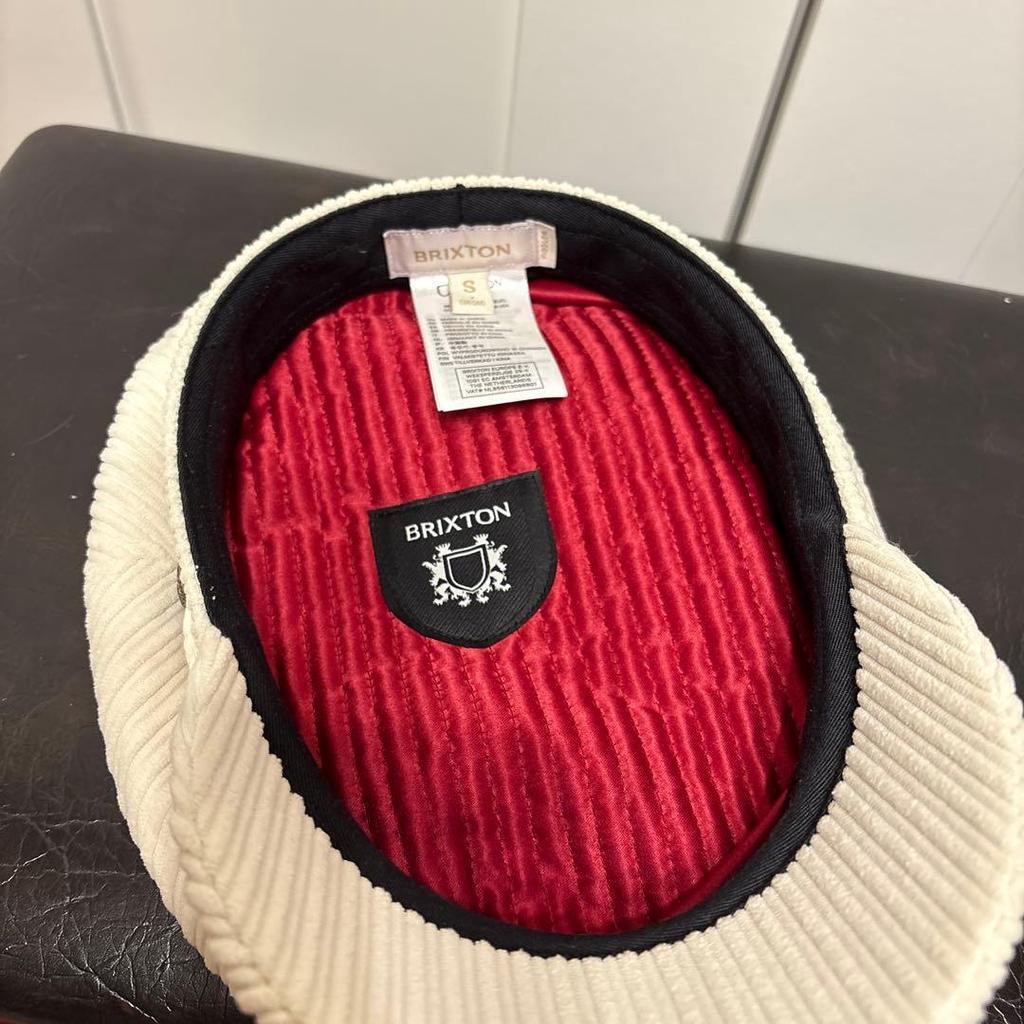 Used BRIXTON corduroy casquette S size
