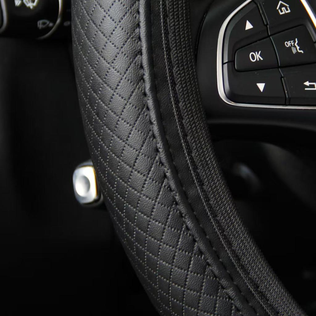 PU Leather Embossed Three-dimensional Car Without Inner Ring Steering Wheel Cover for 14.5-15Inches of Automotive Supplies