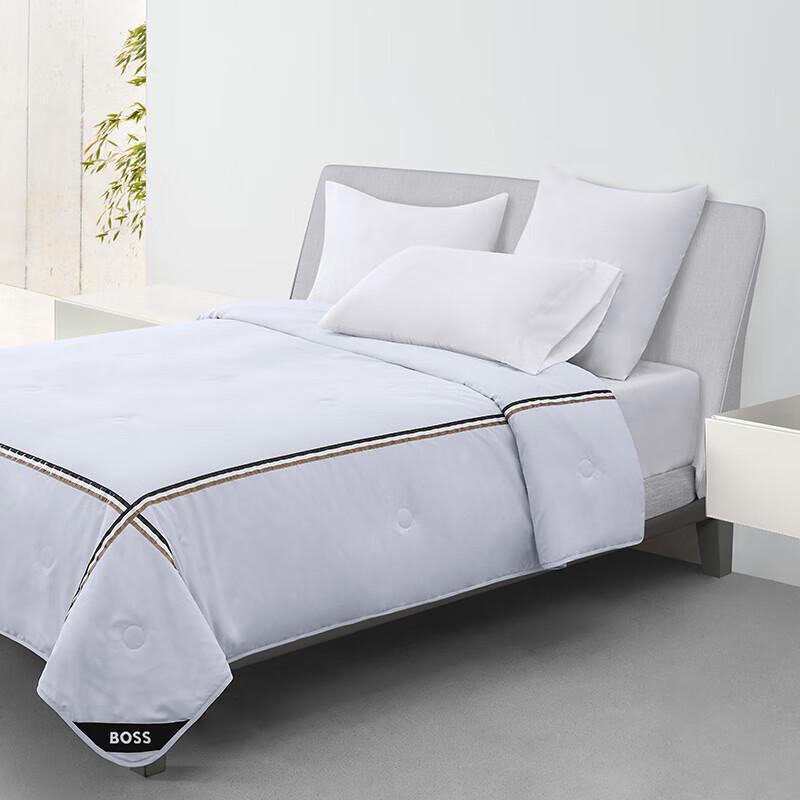 BOSS All-Season Solid Stripe Fiber Quilt