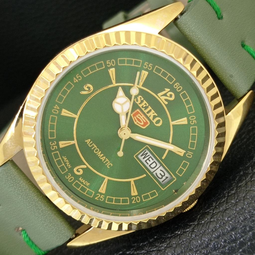 VINTAGE SEIKO 5 AUTOMATIC REFURBISHED JAPAN MENS GREEN DIAL WATCH a443523-5