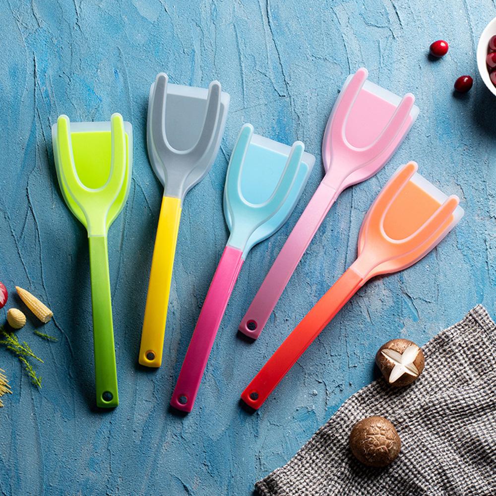 1Pcs New 2 in 1 Grip Flip Spatula Tongs Egg Flipper Spatula Silicone Non Stick Coating Pancake Fish French Toast Omelet Making Tool